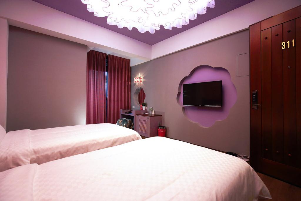 Buckingham Palace B&B Beipu Экстерьер фото