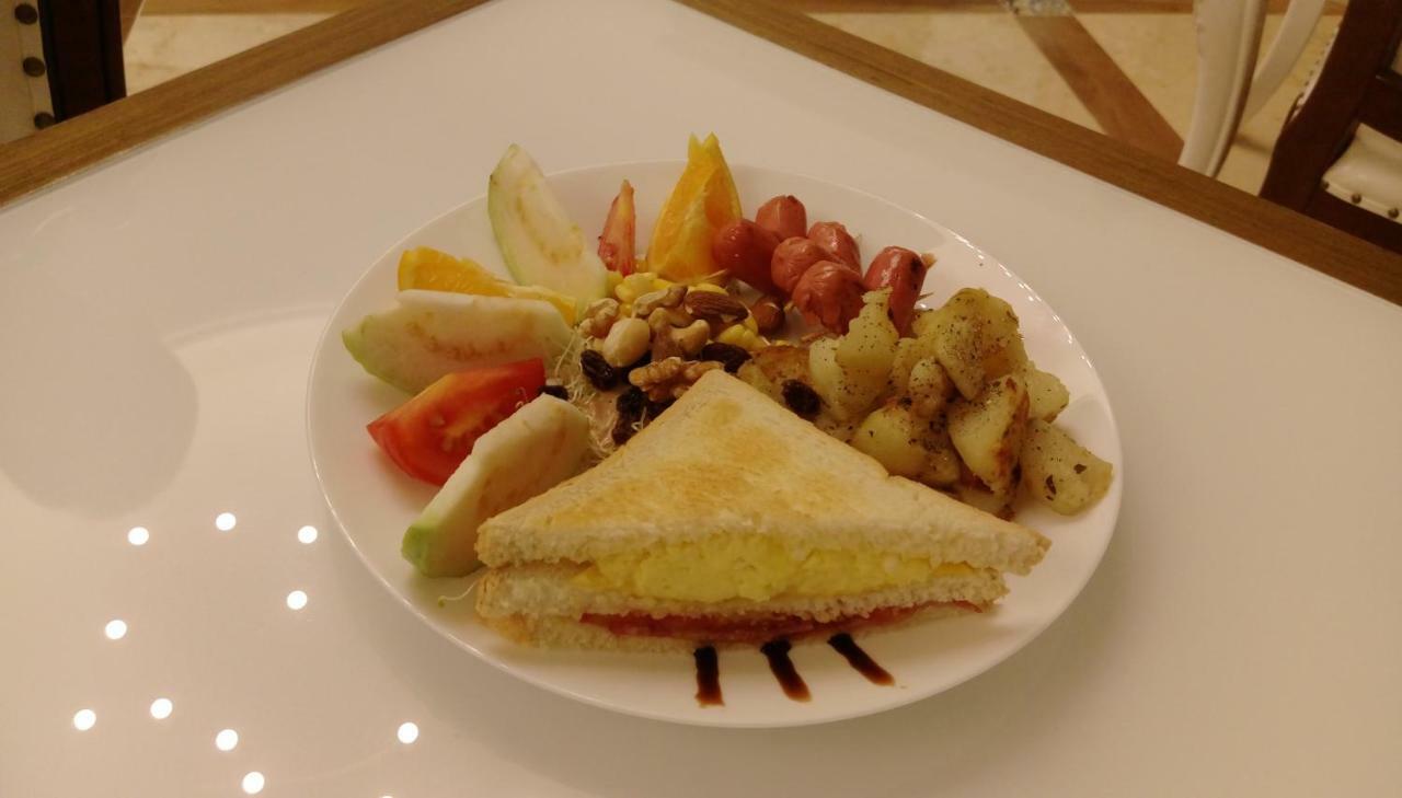 Buckingham Palace B&B Beipu Экстерьер фото